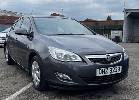 VAUXHALL ASTRA 1.6 16v Exclusiv Euro 5 5dr