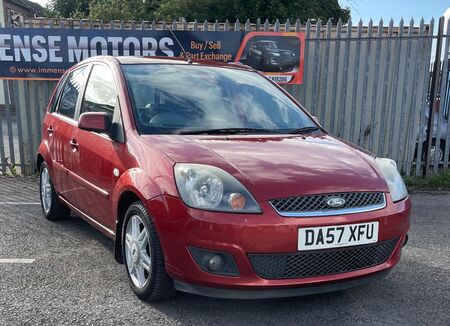 FORD FIESTA 1.6 Ghia 5dr